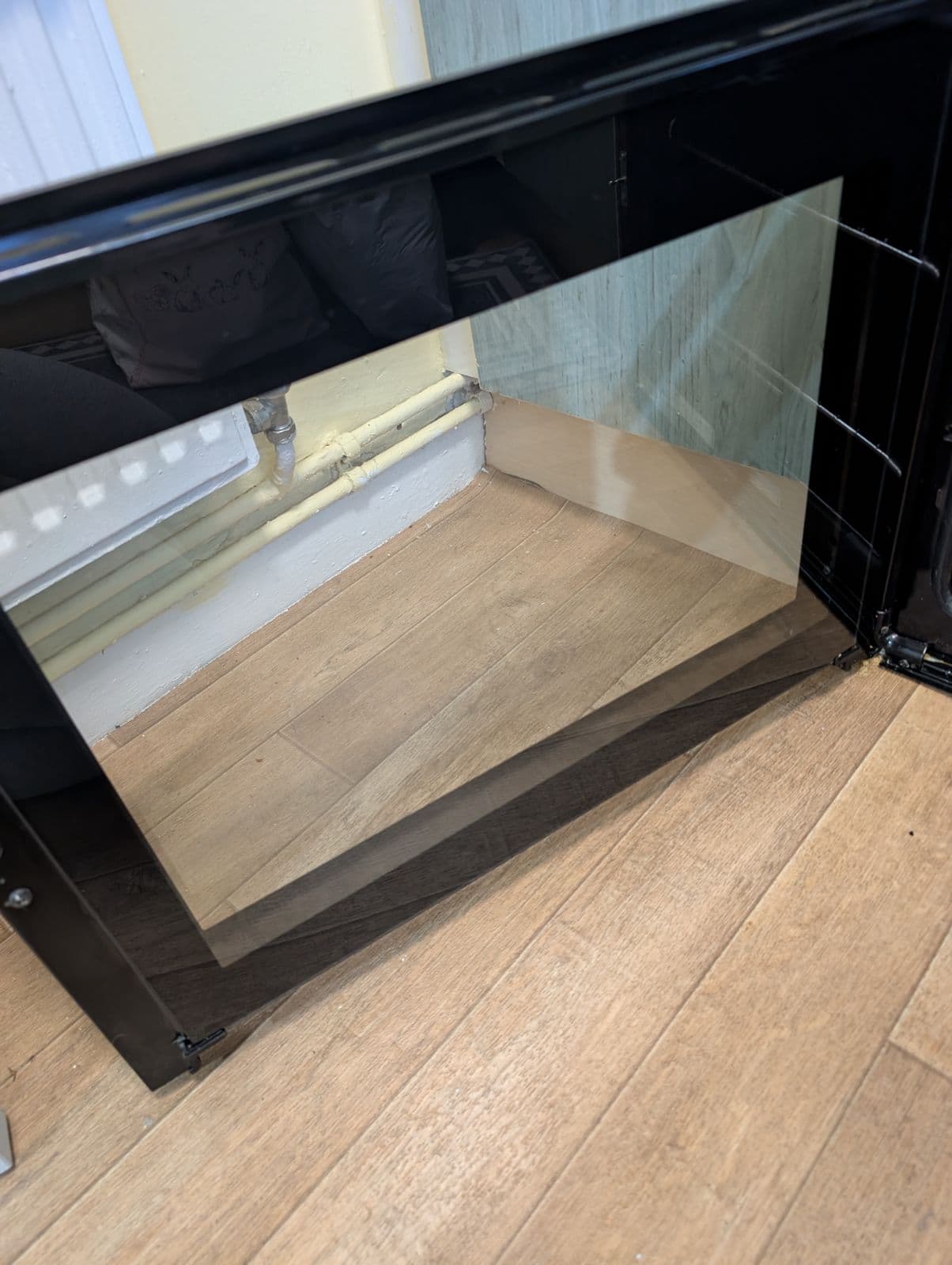 Second oven glass panel washed and streak-free
